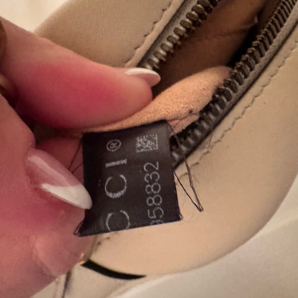 Gucci Marmont Camera Bag - Picture 9 of 9